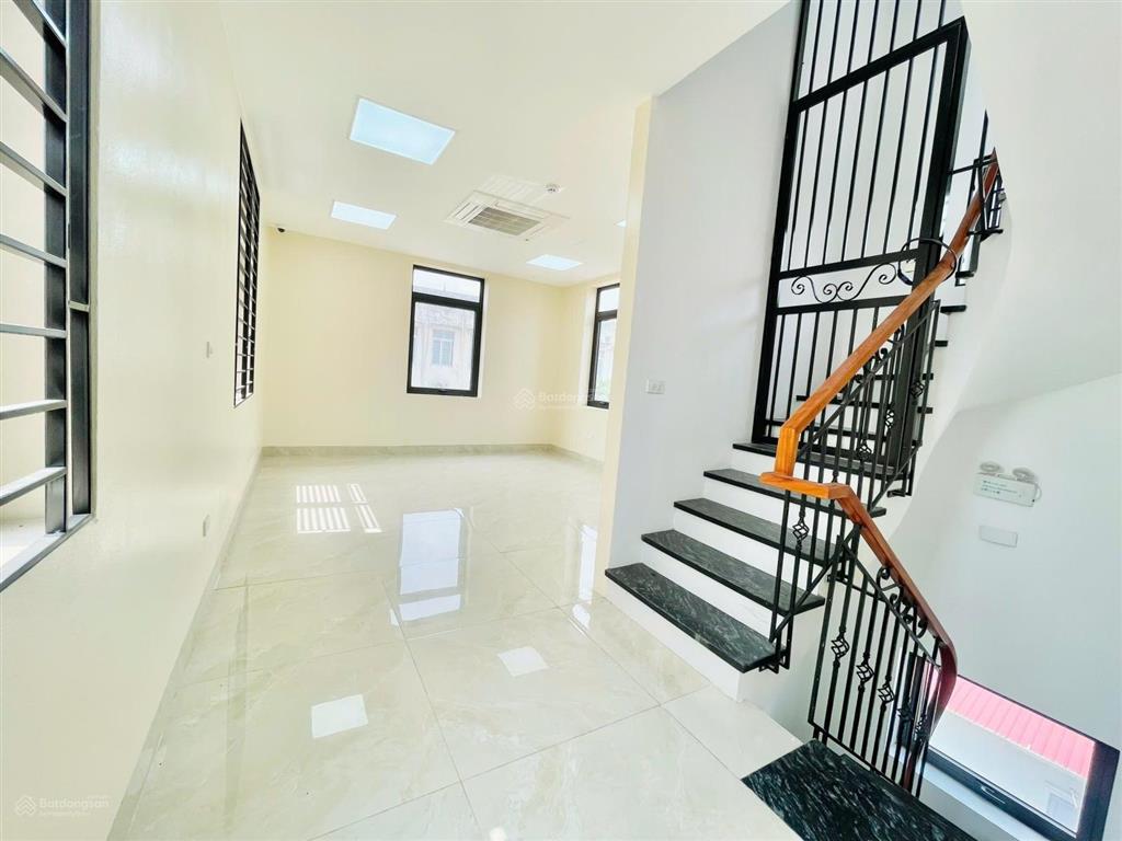Cho thuê văn phòng tại nguyễn khuyến, 18 triệu, 100m², giá cực chất