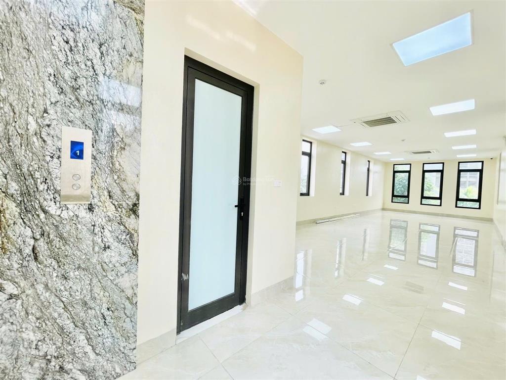 Cho thuê văn phòng tại nguyễn khuyến, 18 triệu, 100m², giá cực chất