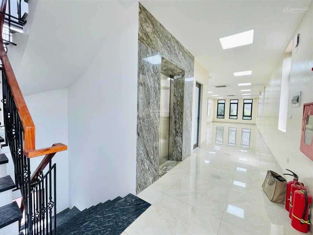 Cho thuê văn phòng tại nguyễn khuyến, 18 triệu, 100m², giá cực chất