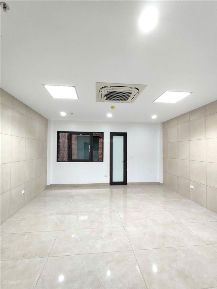 Cho thuê văn phòng 90m², 12tr5, chia sẵn 2 phòng, có tầng hầm, thang máy, pccc tại tc5 yên xá