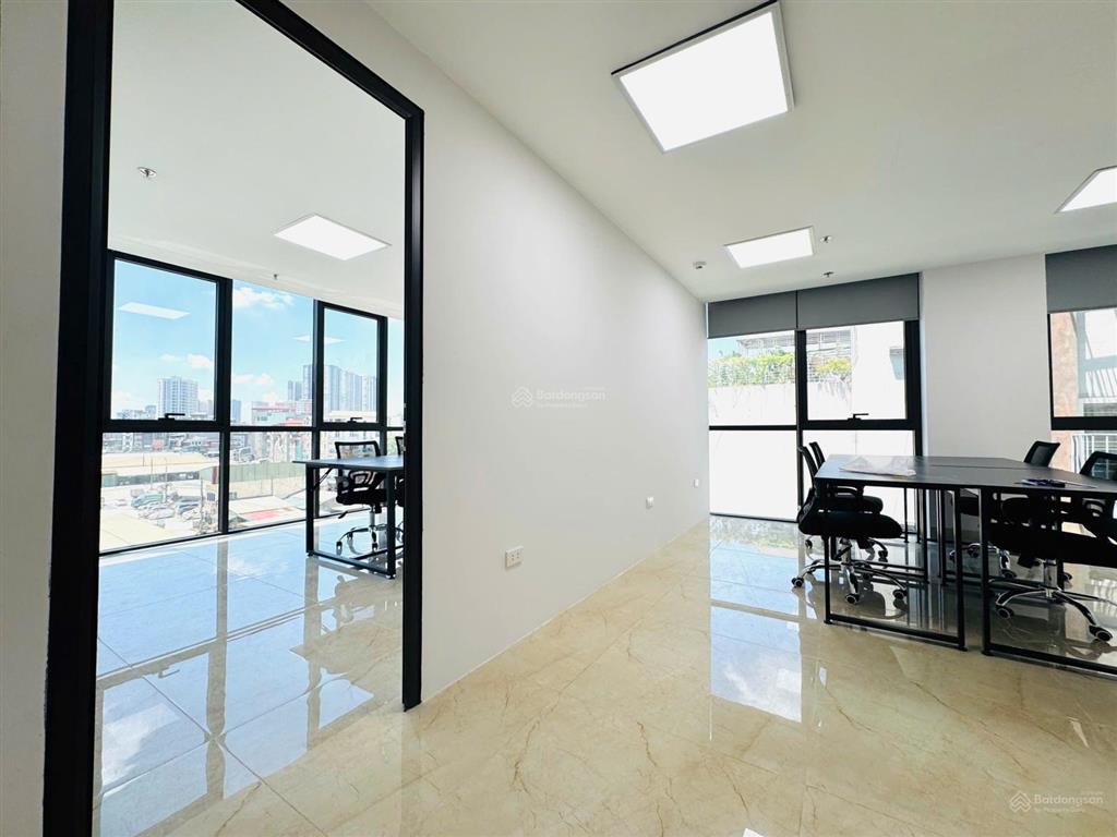 Cho thuê văn phòng 70m/10tr chia sẵn 2 phòng, sẵn 2 điều hòa tại the manor nguyễn xiển