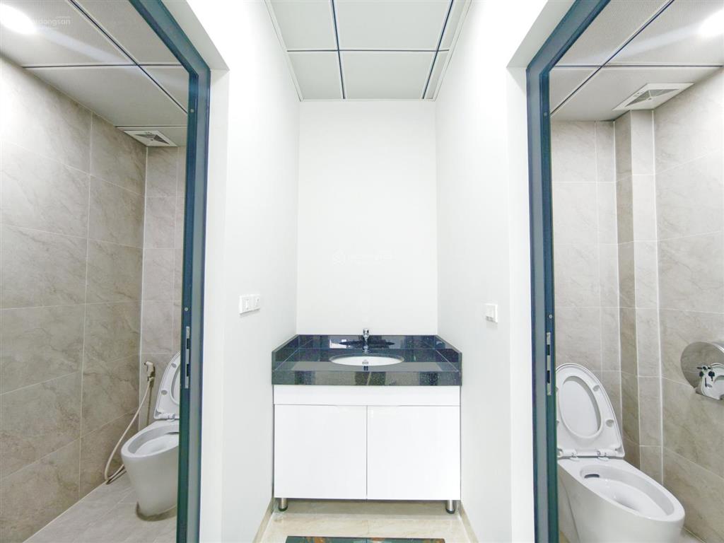 Cho thuê nhà 4 tầng mới, thang máy, điều hòa, pccc, tổng 200m, giá 26tr, làm việc 24/24