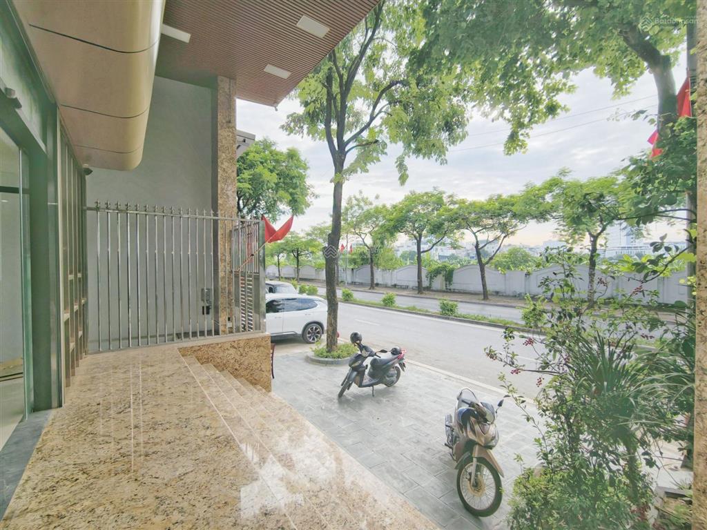 Cho thuê mbkd tầng 1, 170m2 mặt tiền 10 mét giá chỉ 35tr tại mặt phố của tòa chung cư mini cao cấp