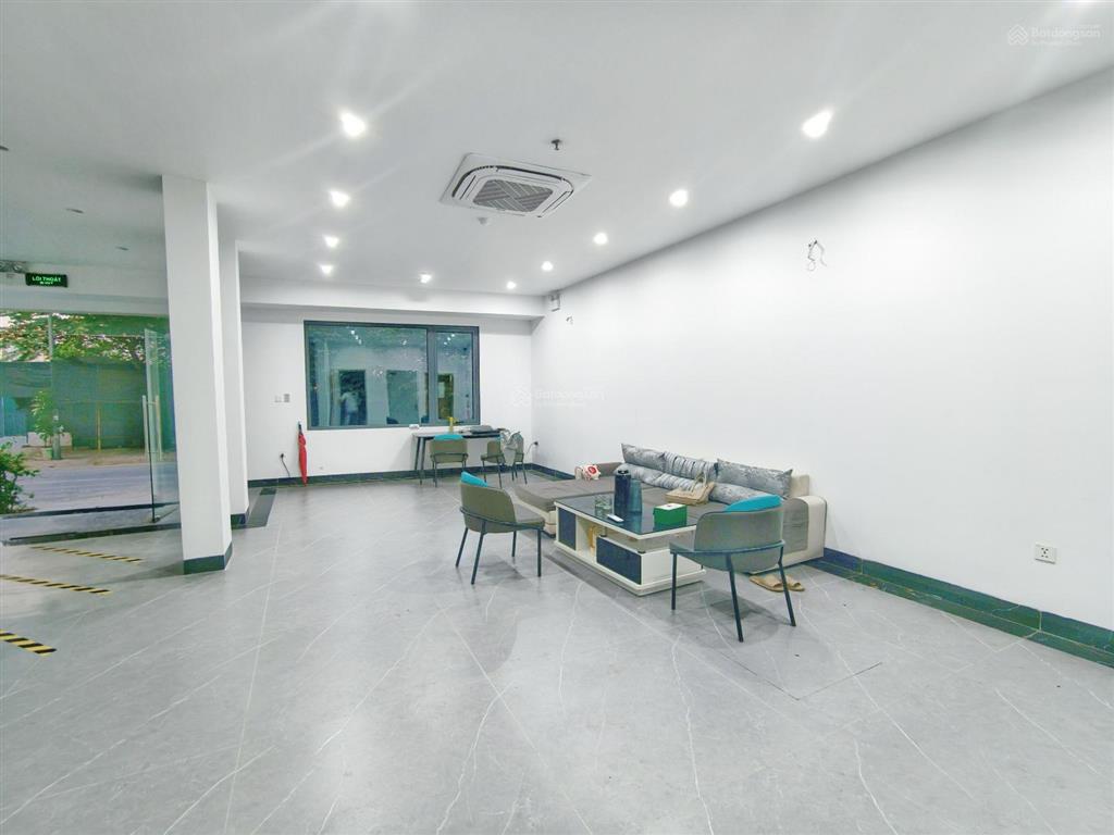Cho thuê mbkd 50m2  10tr tại yên xá, mặt tiền 8m6, tòa nhà mới hoàn thiện