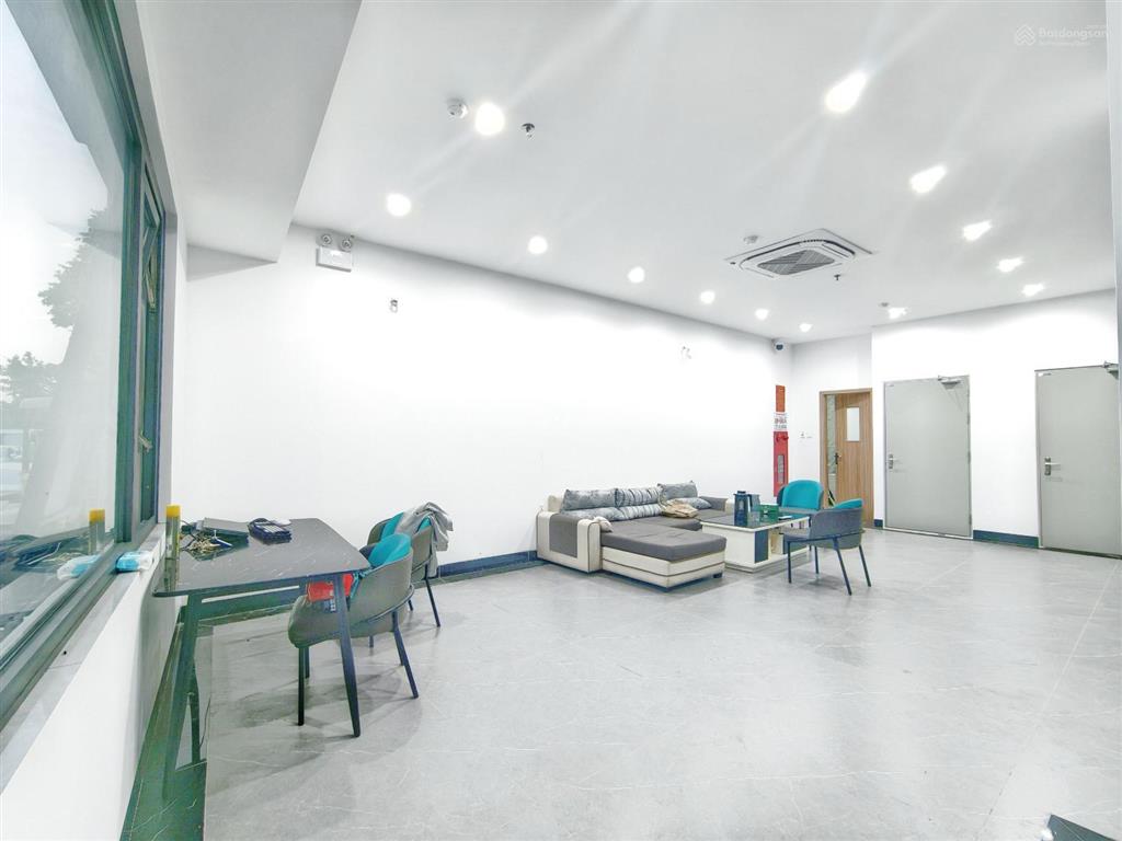 Cho thuê mbkd 50m2  10tr tại yên xá, mặt tiền 8m6, tòa nhà mới hoàn thiện