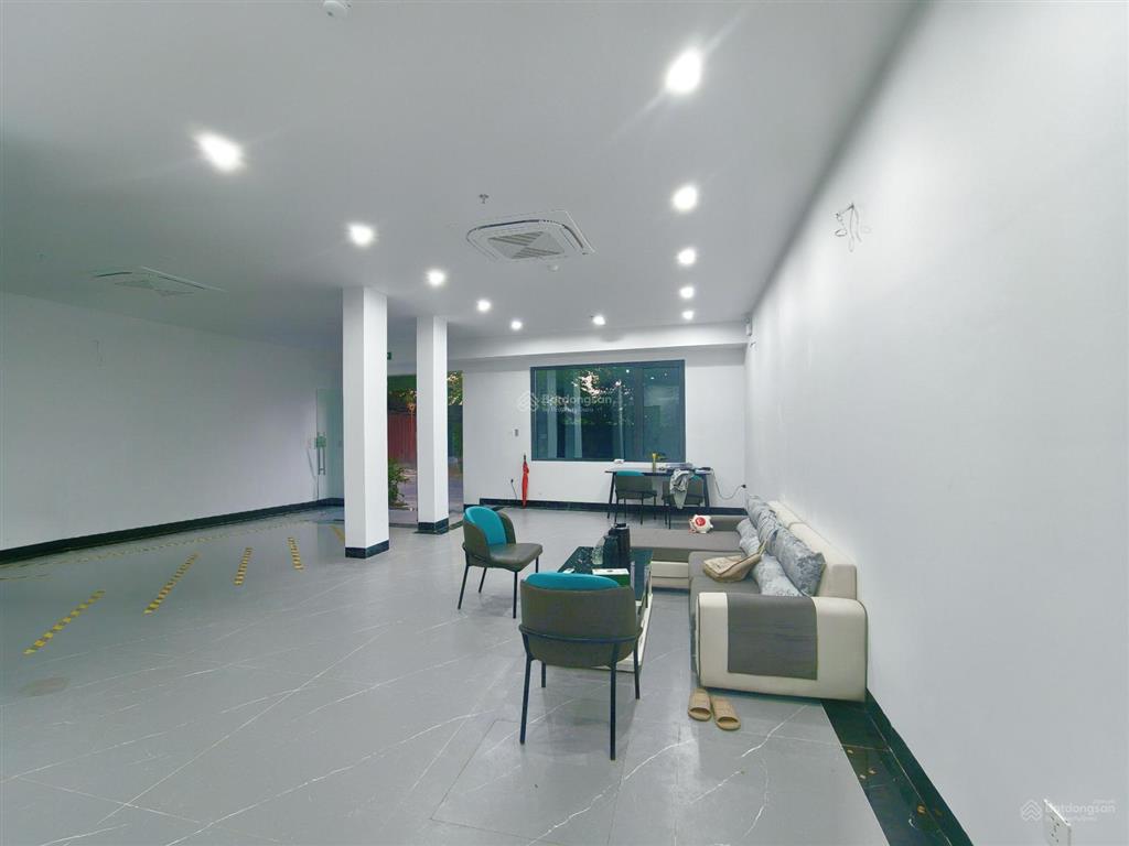 Cho thuê mbkd 50m2  10tr tại yên xá, mặt tiền 8m6, tòa nhà mới hoàn thiện