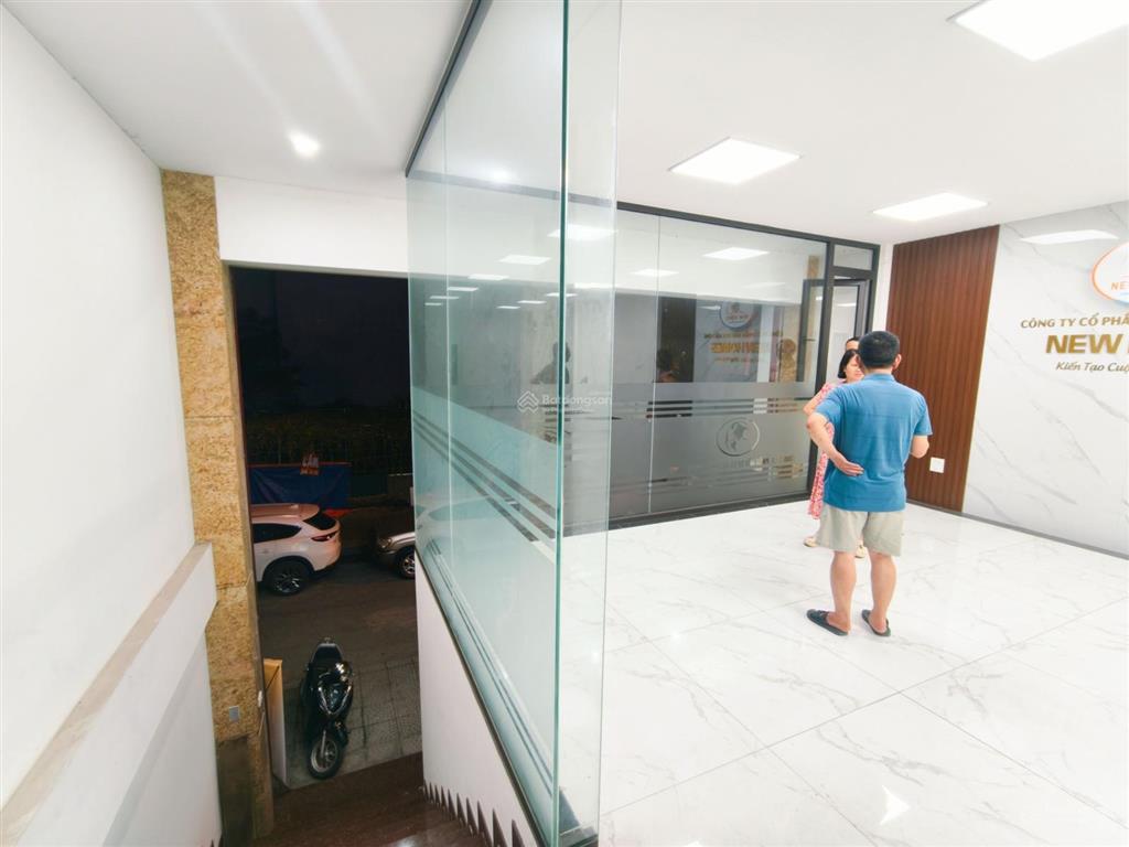 Cho thuê văn phòng tầng 1 70m/ 11tr có điều hòa âm trần, miễn phí đỗ xe máy tại tô hiệu, hà đông