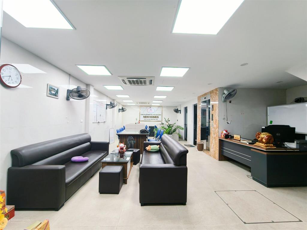 Cho thuê văn phòng tầng 1 70m/ 11tr có điều hòa âm trần, miễn phí đỗ xe máy tại tô hiệu, hà đông