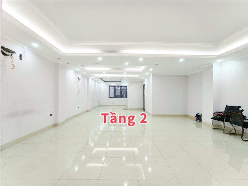 Cho thuê văn phòng 3 tầng, tổng diện tích 300m2 tại văn phú, có hầm và thang máy, đủ điều hòa