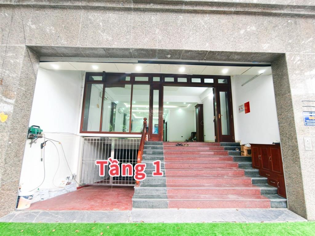 Cho thuê văn phòng 3 tầng, tổng diện tích 300m2 tại văn phú, có hầm và thang máy, đủ điều hòa