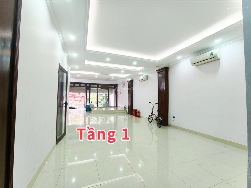 Cho thuê văn phòng 3 tầng, tổng diện tích 300m2 tại văn phú, có hầm và thang máy, đủ điều hòa