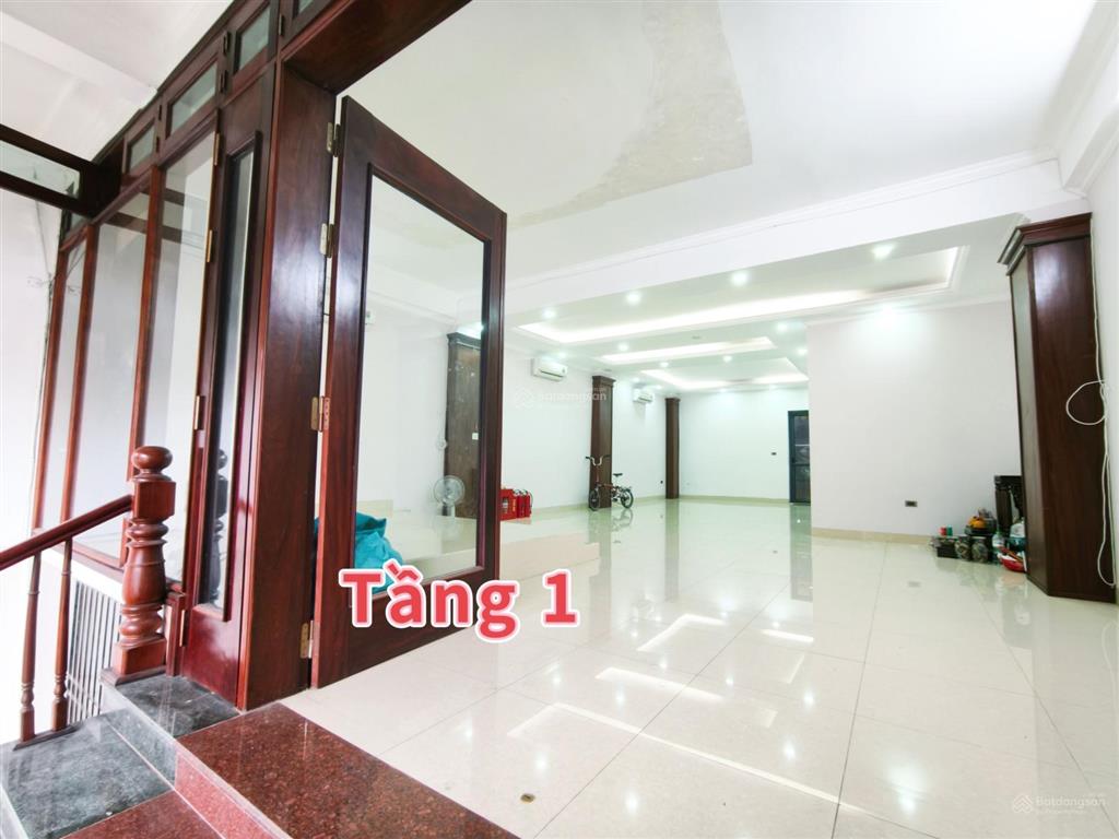 Cho thuê văn phòng 3 tầng, tổng diện tích 300m2 tại văn phú, có hầm và thang máy, đủ điều hòa