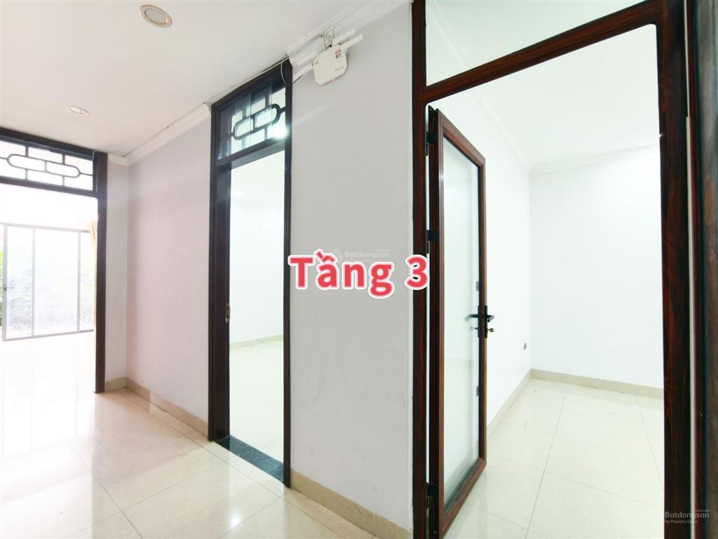 Cho thuê văn phòng 3 tầng, tổng diện tích 300m2 tại văn phú, có hầm và thang máy, đủ điều hòa