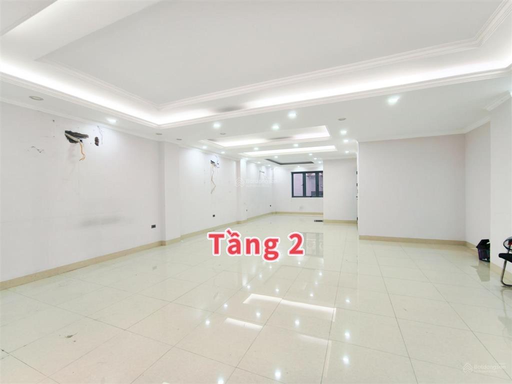 Cho thuê văn phòng 3 tầng, tổng diện tích 300m2 tại văn phú, có hầm và thang máy, đủ điều hòa