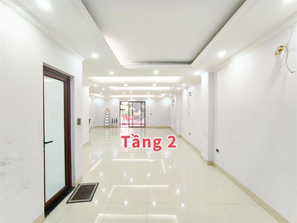 Cho thuê văn phòng 3 tầng, tổng diện tích 300m2 tại văn phú, có hầm và thang máy, đủ điều hòa