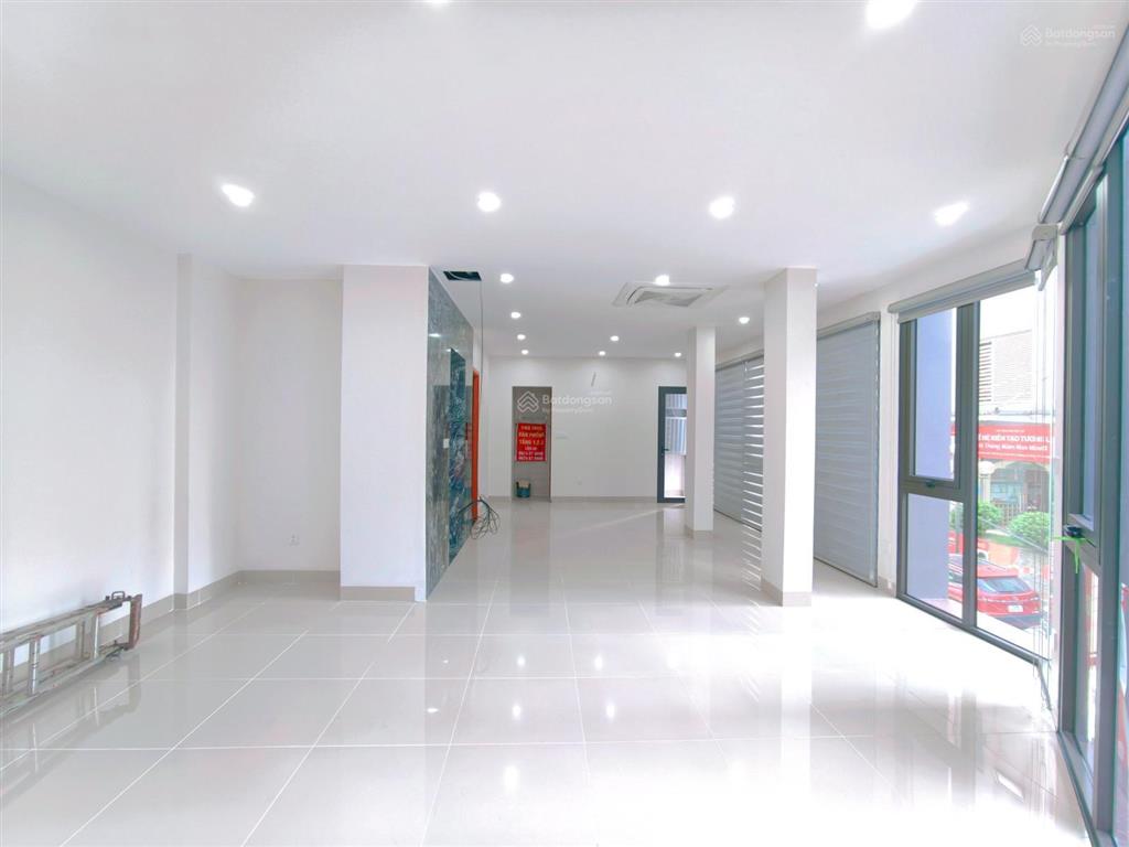 Cho thuê văn phòng 65m², 8tr  có điều hòa, thang máy