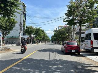 Bán lô góc 2mt đường 10m5 phùng hưng có lề 5m trục thông biển rất đẹp, giá tốt nhất khu vực