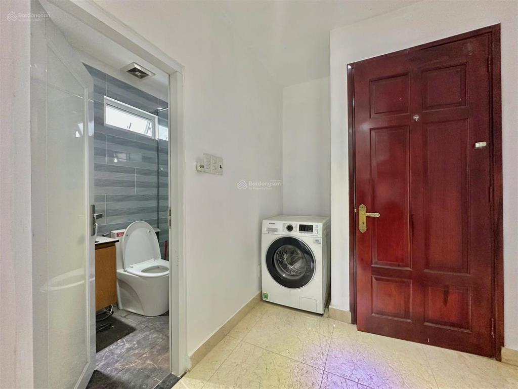 Mới 100% như hình ngay khu lê văn sỹ, full nội thất, máy giặt riêng 4tr8
