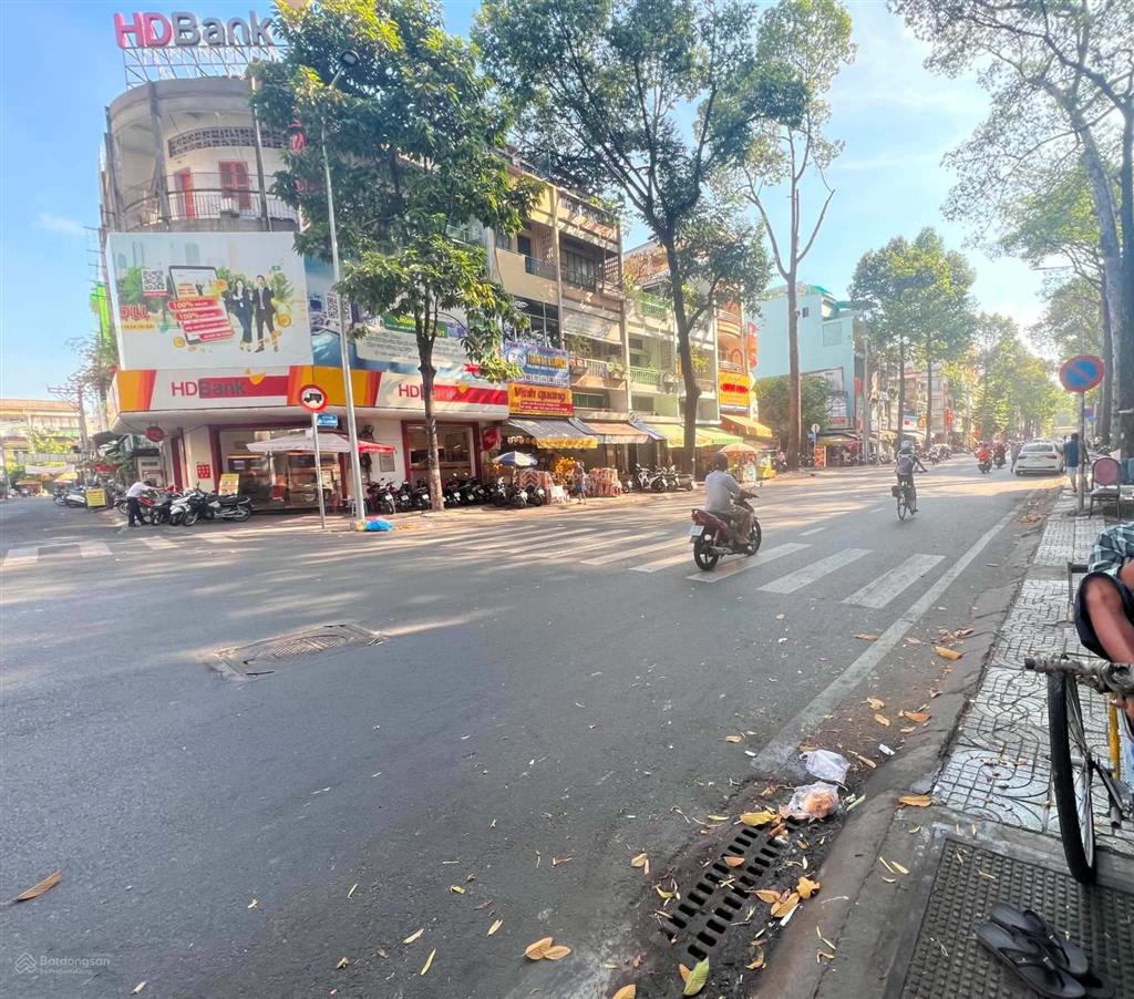 Nhà mt nguyễn chí thanh, p. chợ lớn, dt 3,9 x 9m