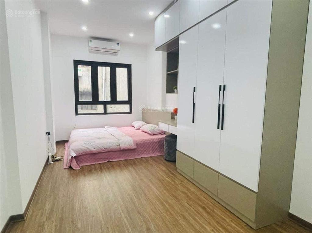 Cho thuê nhà riêng 4 tầng, nhà mới, dọn đồ về ở ngay, yên tĩnh