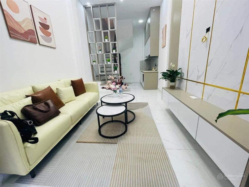 Cho thuê nhà riêng 4 tầng, nhà mới, dọn đồ về ở ngay, yên tĩnh