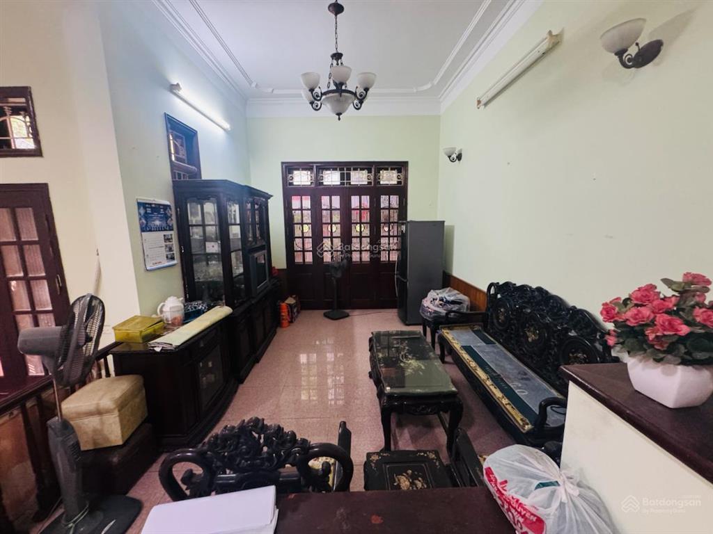 Chính chủ gửi bán biệt thự  phố lạc long quân  cầu giấy 120m2 4t mt 10m. giá chào 35 tỷ (tl)