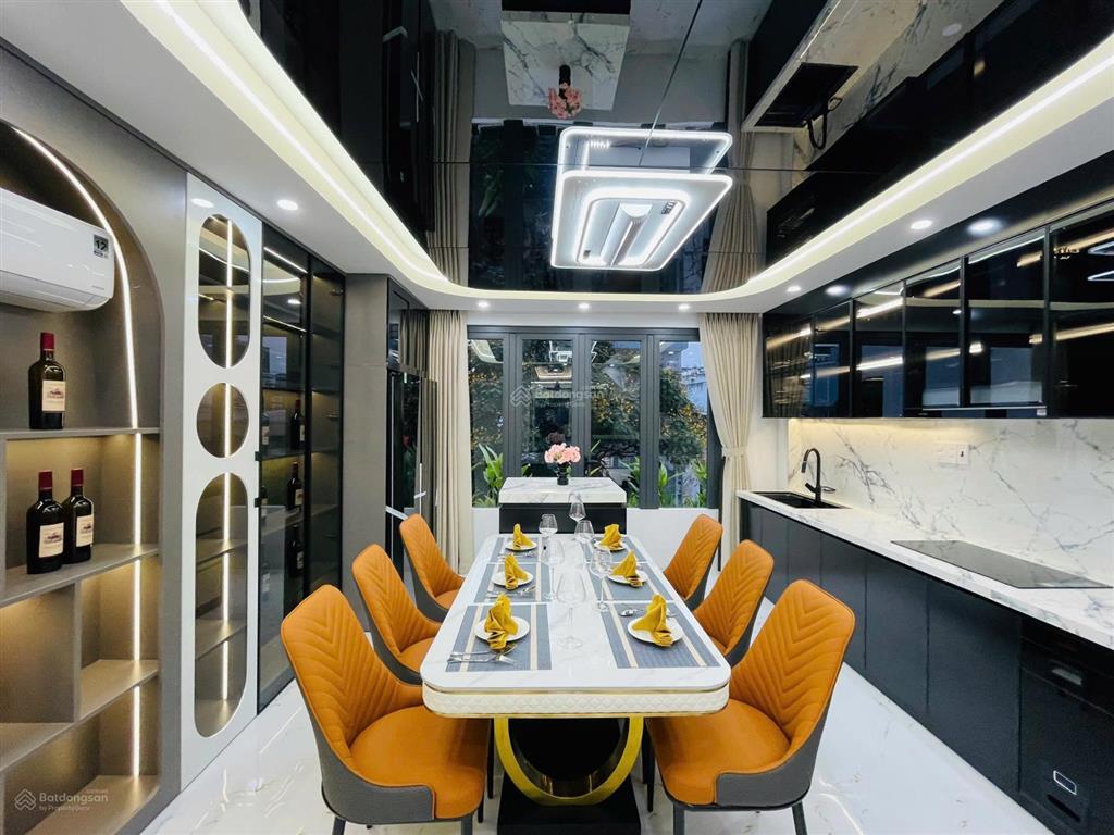 Nhà phố cao cấp mới tinh 5 tầng gần đại học giao thông huỳnh thị hai tân chánh hiệp, q12.