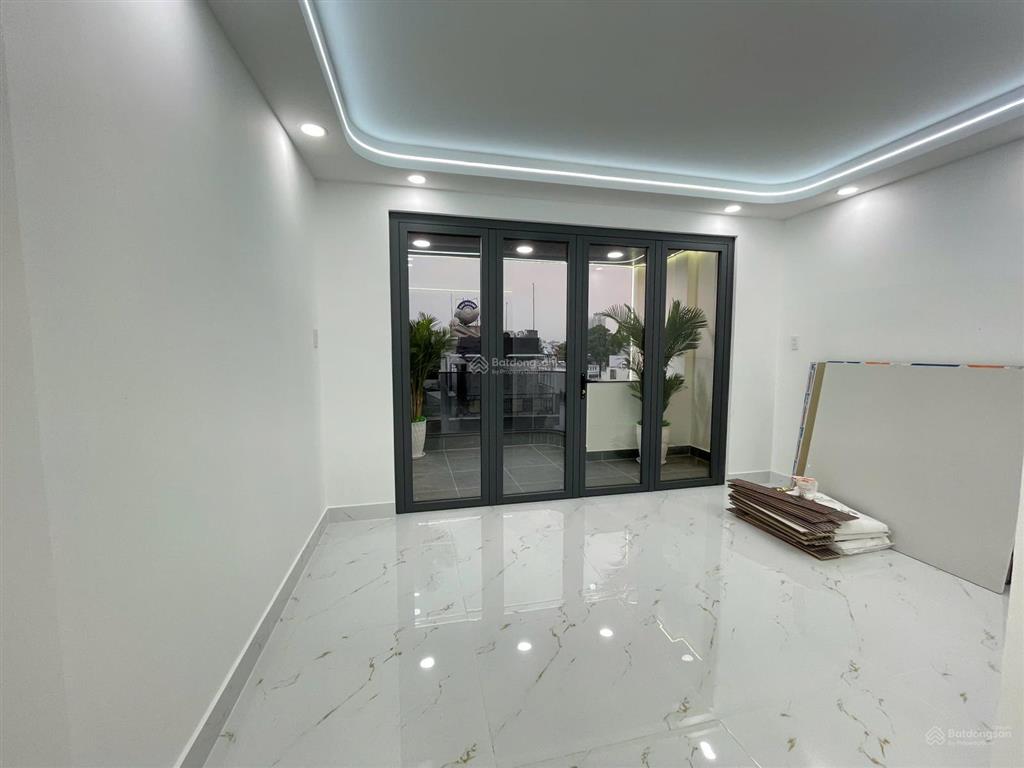Nhà phố cao cấp mới tinh 5 tầng gần đại học giao thông huỳnh thị hai tân chánh hiệp, q12.