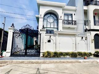 Biệt thự 3 tầng sang trọng 161m2  đường 8m có vỉa hè  dương công khi  tân hiệp  hóc môn.