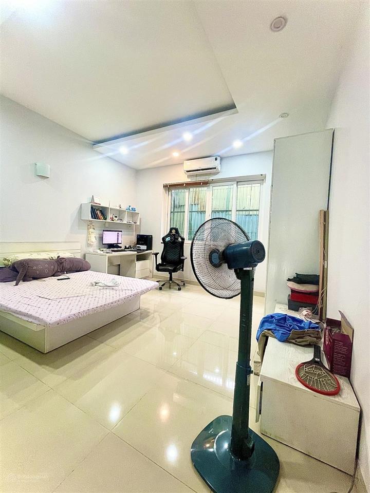 Nhà mặt tiền nguyễn thị bẩy  3 tầng 120m2  vị trí đắc địa  gần hiệp thành city quận 12.