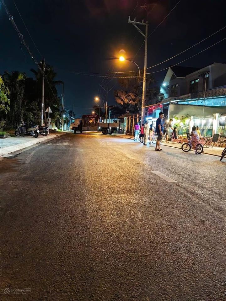 Nhà 3 tầng đúc mặt tiền đường tân hiệp 15  đường nhựa 12m có lề  kinh doanh đỉnh. giá chỉ 3,7 tỷ