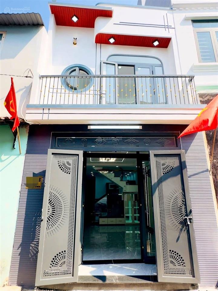 Siêu phẩm  2 tầng  ngay bến xe buýt hiệp thành  hẻm ô tô thông  hiệp thành  quận 12  giá 4.92