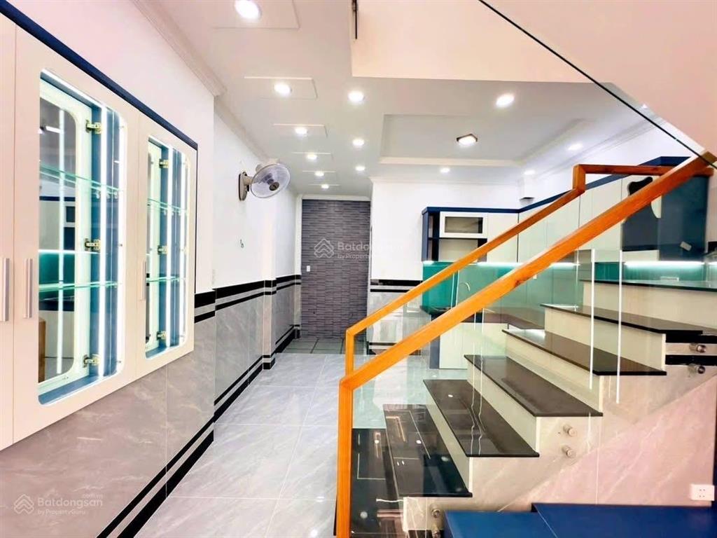 Siêu phẩm  2 tầng  ngay bến xe buýt hiệp thành  hẻm ô tô thông  hiệp thành  quận 12  giá 4.92