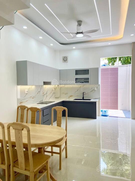 Nhà 4 tầng mởi 100% tk hiện đại, sát bên trường lê văn thọ. xe hơi tới cửa nguyễn thị đặng, quận 12