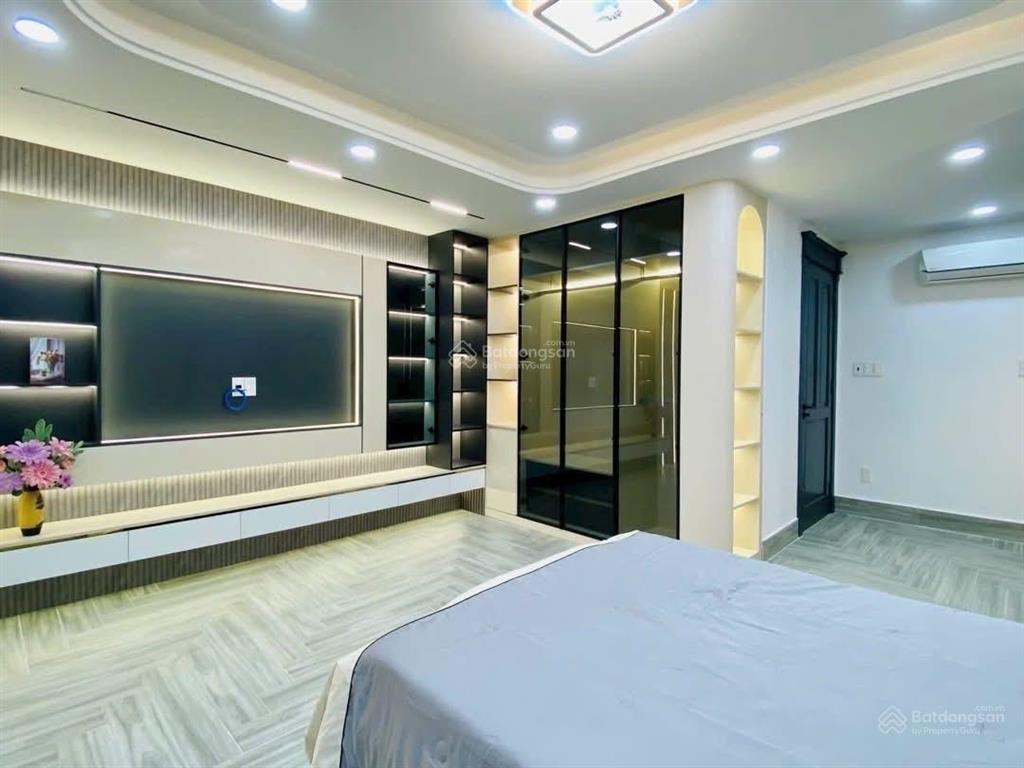 Siêu phẩm 4 tầng mới 100%, ô tô ngủ trong nhà. ngay trung tâm quận gò vấp.