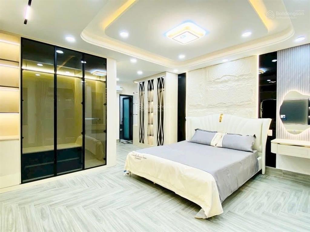 Siêu phẩm 4 tầng mới 100%, ô tô ngủ trong nhà. ngay trung tâm quận gò vấp.