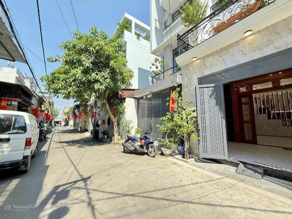 Biệt thự phố 4 tầng 2 mặt tiền hẻm xe tải trước sau 1sẹc đường dương thị mười full nội thất cao cấp