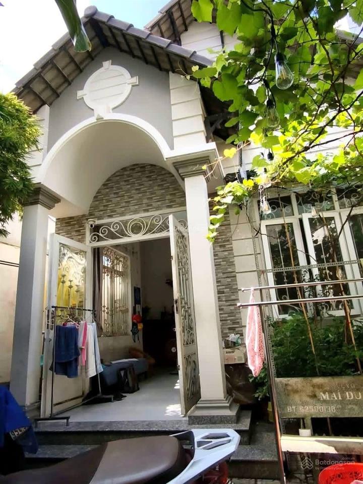 Nhà 2 tầng thiết kế kiểu biệt thự sân vườn  127m2  gần nhà thờ giáo xứ trung mỹ tây. chỉ 4,79 tỷ