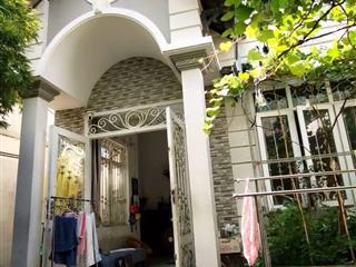 Nhà 2 tầng thiết kế kiểu biệt thự sân vườn  127m2  gần nhà thờ giáo xứ trung mỹ tây. chỉ 4,79 tỷ