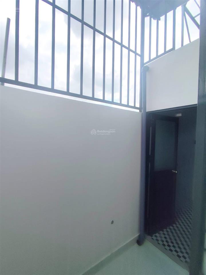 Nhà 2 tầng  96m2  đường nhựa 6m tân xuân 2  tiện vừa ở vừa kinh doanh buôn bán.