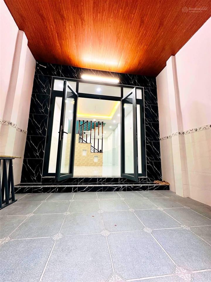 Nhà 2 tầng 46m2 ngay chợ đông bắc, cvpm quang trung, hẻm xe hơi đậu cửa.tân chánh hiệp, quận 12.