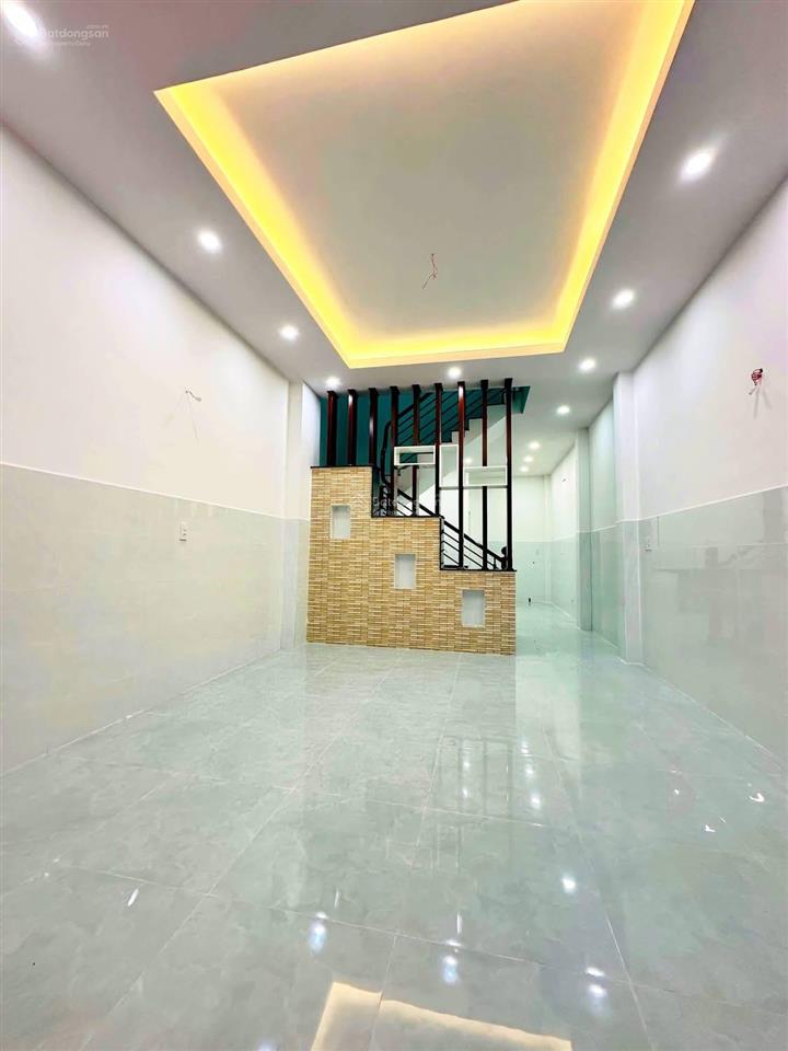 Nhà 2 tầng 46m2 ngay chợ đông bắc, cvpm quang trung, hẻm xe hơi đậu cửa.tân chánh hiệp, quận 12.