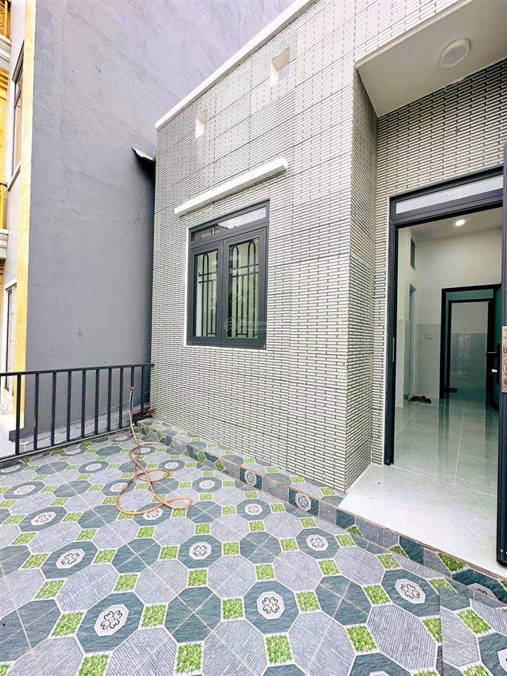 Nhà 2 tầng 46m2 ngay chợ đông bắc, cvpm quang trung, hẻm xe hơi đậu cửa.tân chánh hiệp, quận 12.