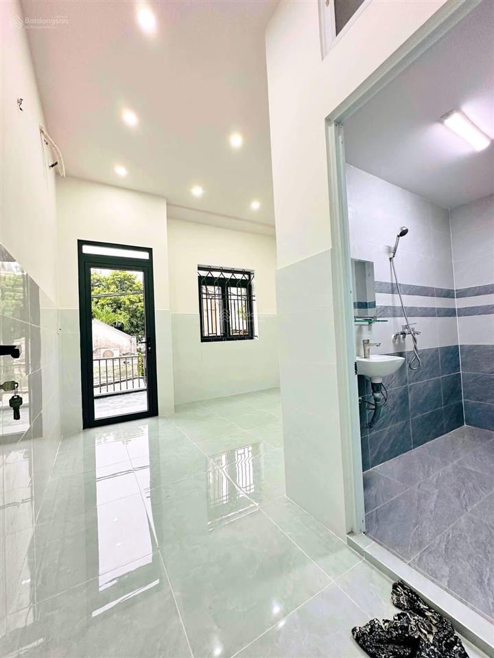 Nhà 2 tầng 46m2 ngay chợ đông bắc, cvpm quang trung, hẻm xe hơi đậu cửa.tân chánh hiệp, quận 12.