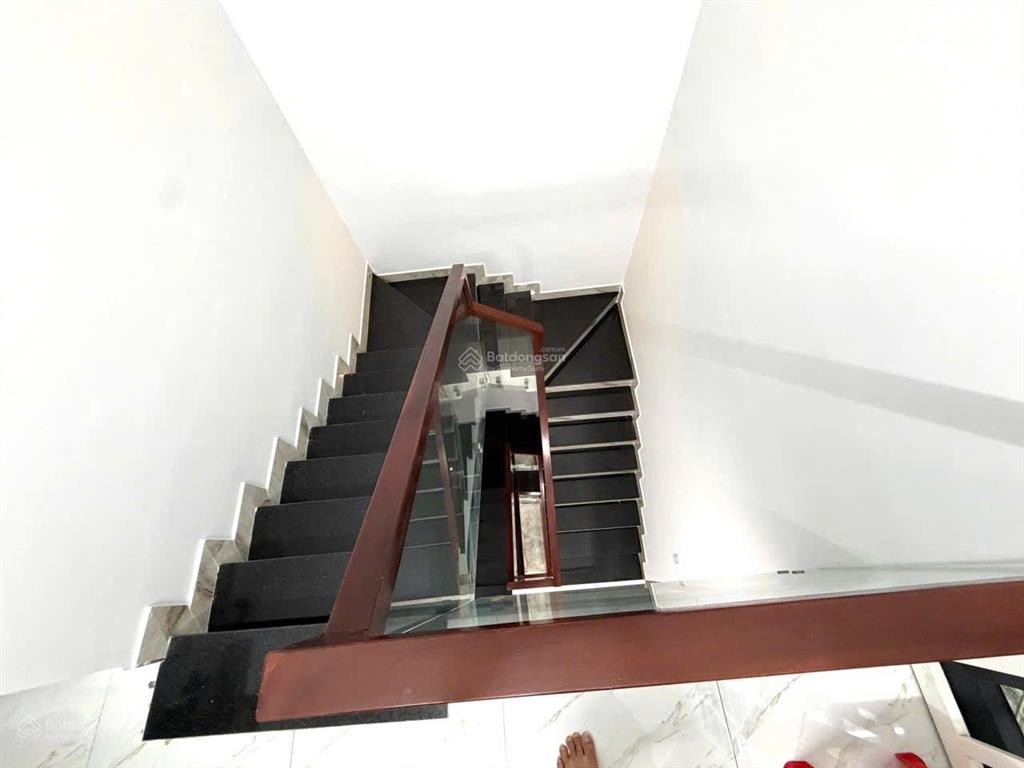 Nhà 4 tầng btct 58.3m2 5pn có phòng ngủ tầng trệt. hẻm xe hơi thông trần thị năm. trung mỹ tây, q12