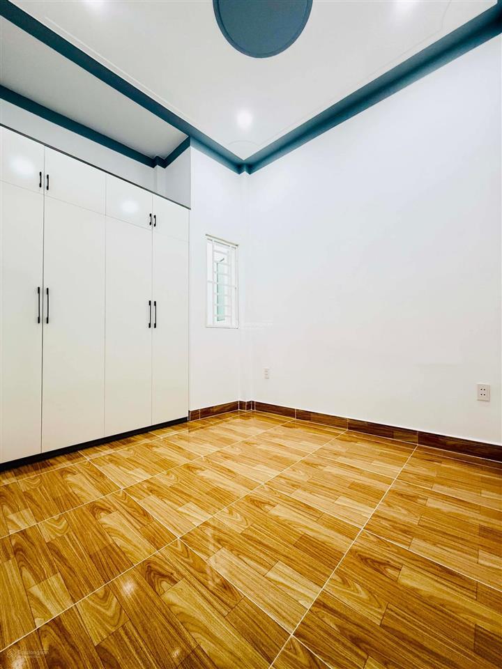 Hiếm nhà 2 tầng 53m² hẻm ô tô đỗ cửa, cách huỳnh thị hai 100m. 3 phòng ngủ, shr. chỉ 3,15 tỷ tl.