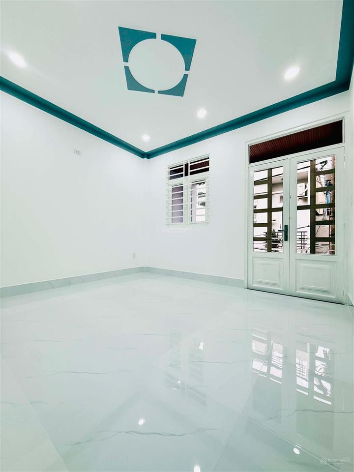 Hiếm nhà 2 tầng 53m² hẻm ô tô đỗ cửa, cách huỳnh thị hai 100m. 3 phòng ngủ, shr. chỉ 3,15 tỷ tl.