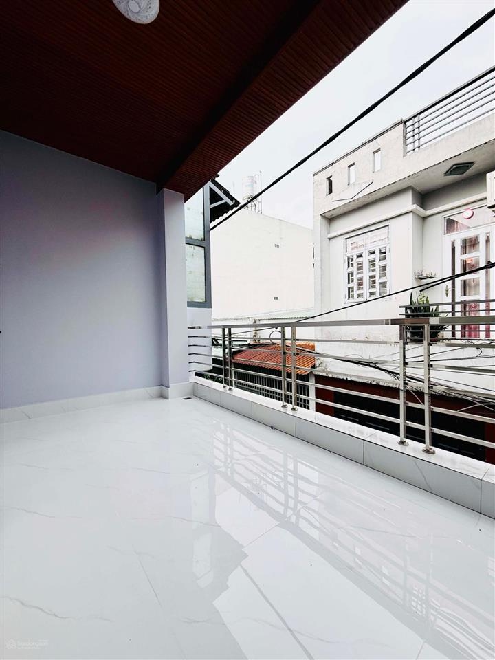 Hiếm nhà 2 tầng 53m² hẻm ô tô đỗ cửa, cách huỳnh thị hai 100m. 3 phòng ngủ, shr. chỉ 3,15 tỷ tl.