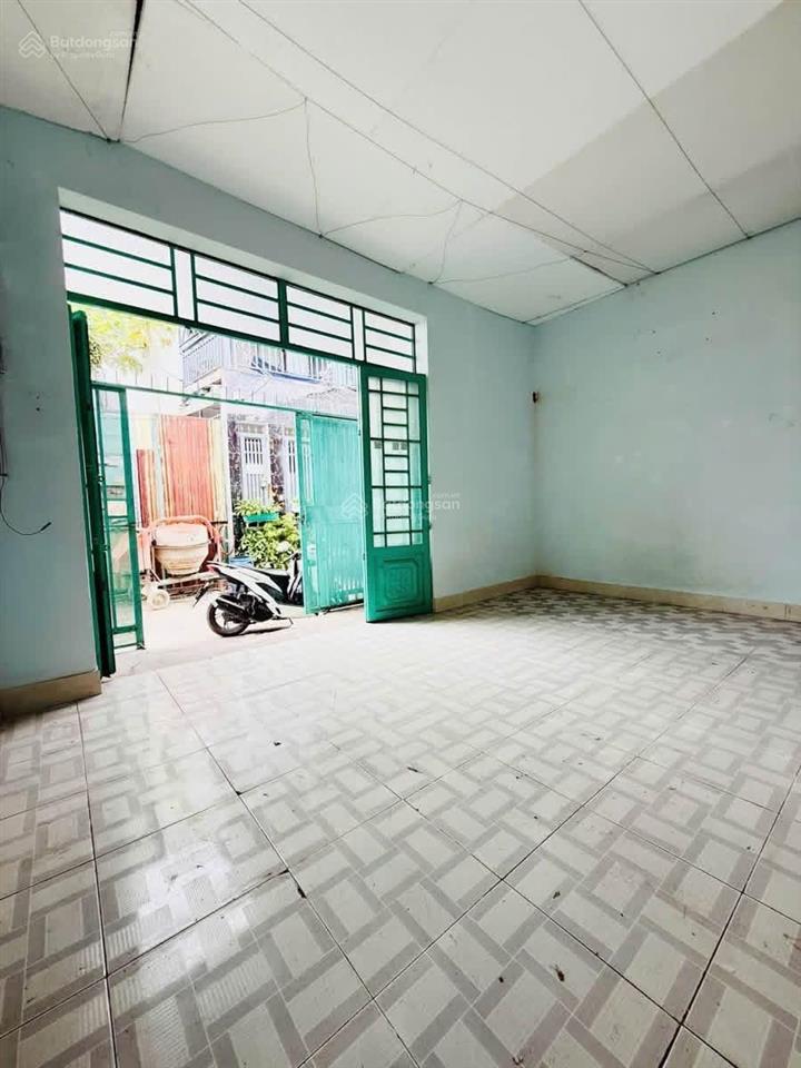 Siêu hot chỉ 2,5 tỷ 50m2 shr hxh, gần chợ ủy ban đông thạnh giáp quận 12.