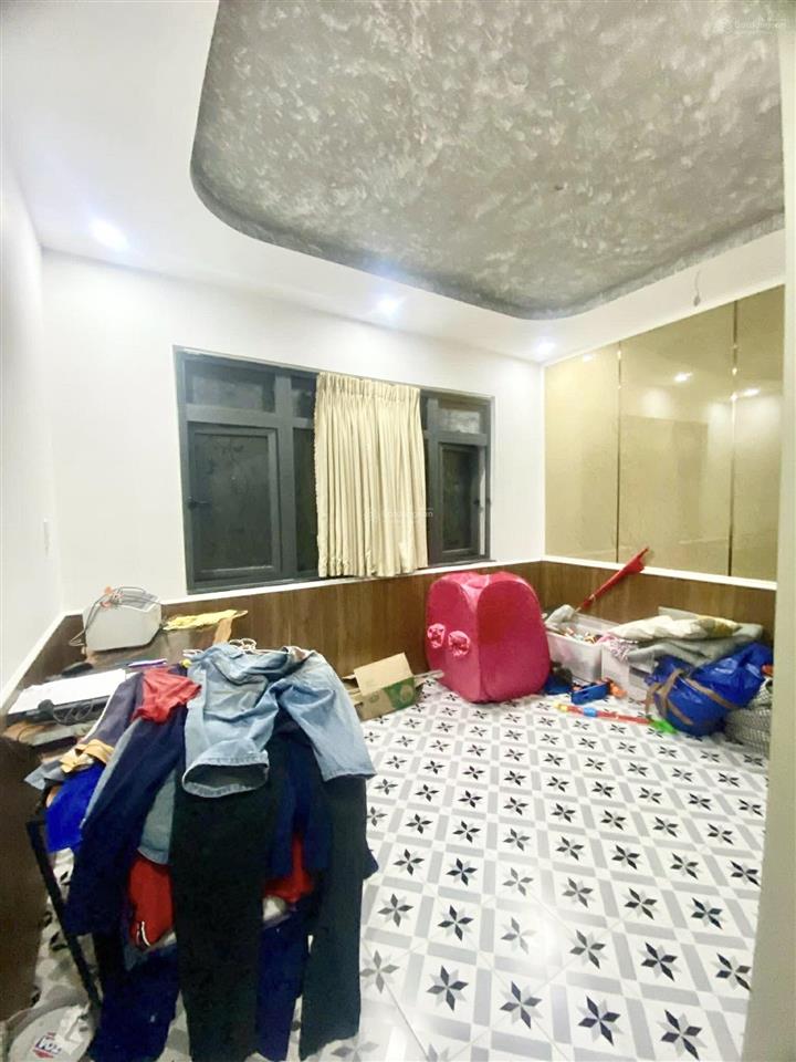Nhà 4 tầng mới đẹp lung linh ô tô đỗ cửa gần chợ & bến xe buýt hiệp thành quận 12.